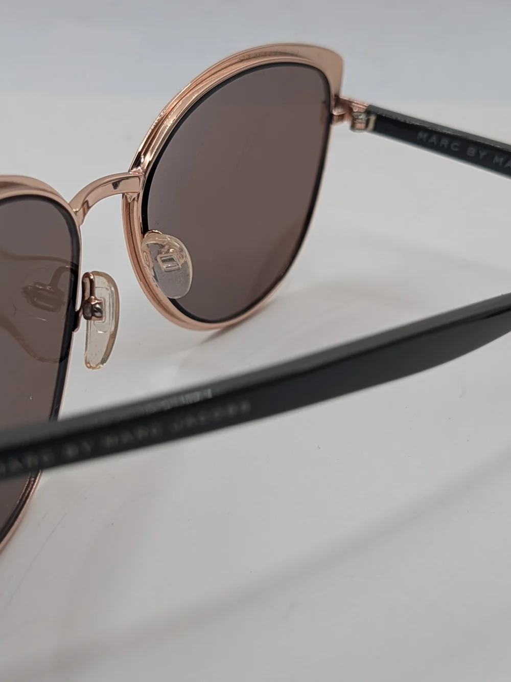 Marc by Marc Jacobs Black Rose Gold Round Oversized Sunglasses Like New